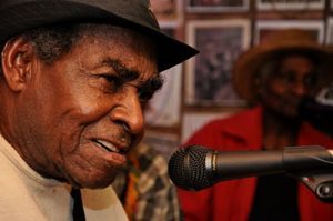 T-Model Ford singing nothin’ but the blues