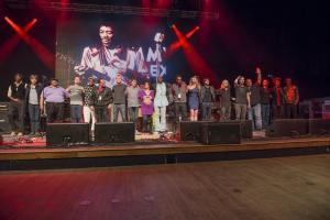 Group Bow (Photo by Chuck Lanza)