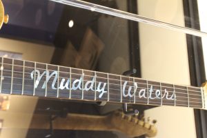 gateway-muddy-guitar