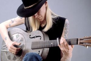 johnny-winter-dobro-750x500_6