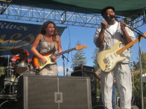 Ana_Popovic_and_Buddy_Guy_Russian_River_Blues_Festival