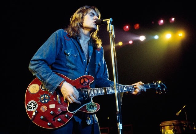 Gibson launches Alvin Lee s 69 Festival Replica ES 335 Big Red