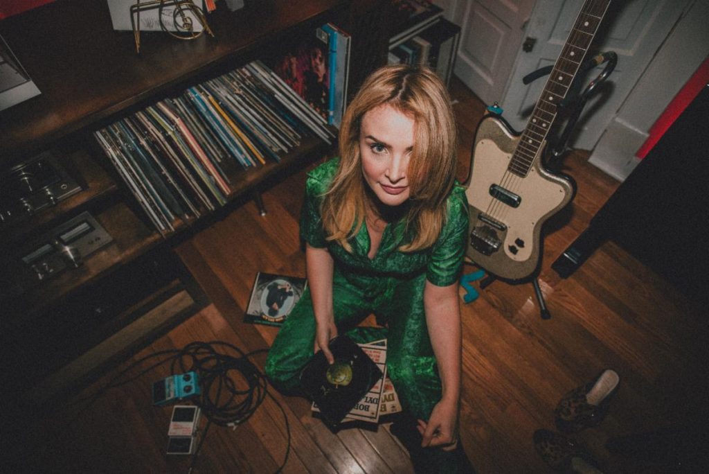 Emma Swift Shares New Video for Dylan Cover, ‘One of Us Must Know (Sooner or Later)