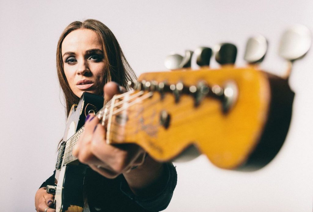 Glastonbury Favorite Grainne Duffy Gains Chart Success With 'Voodoo Blues' Album - Blues Scene