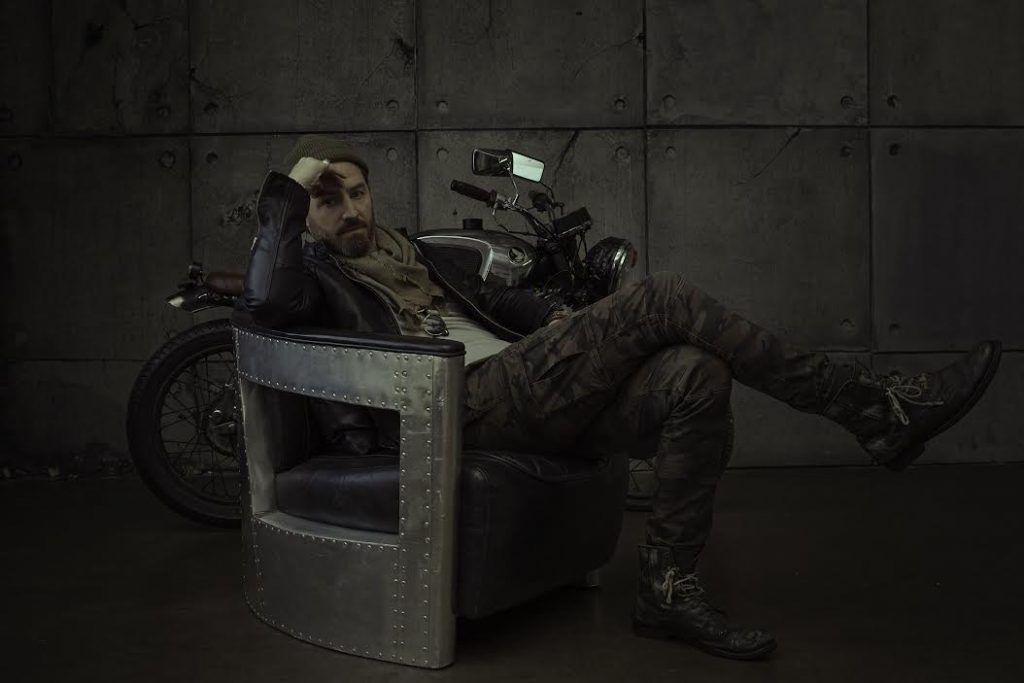 Dave Cavalier Releases New Single ‘The Hold’