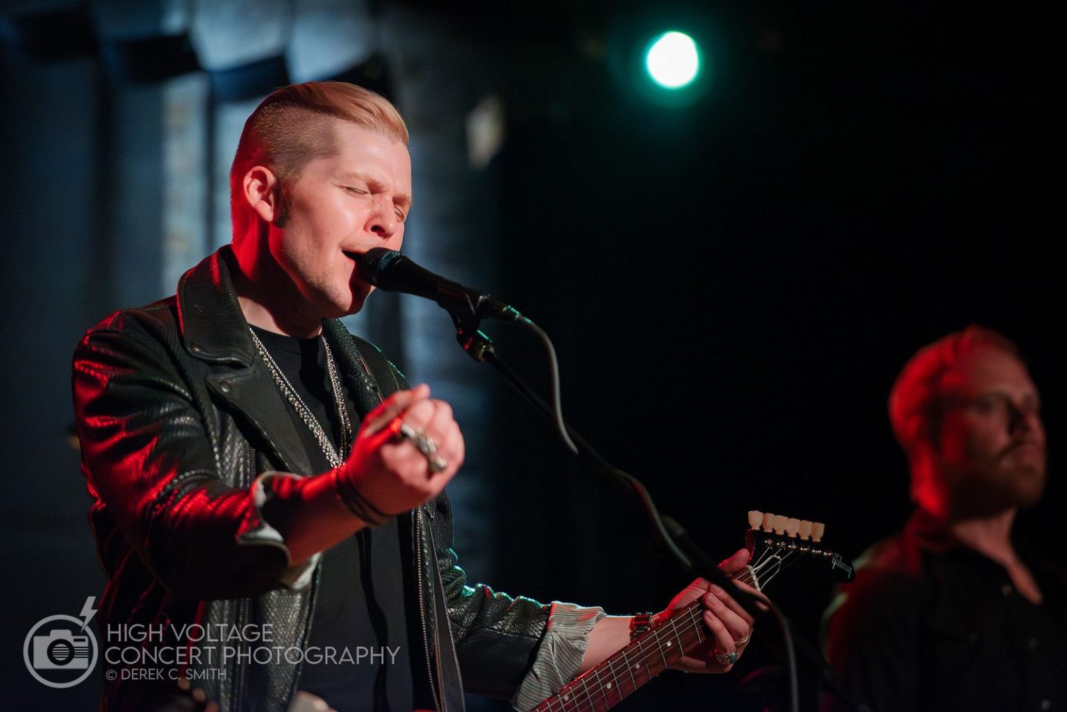 Eric Johanson Doesn’t Hold Back in Chicago