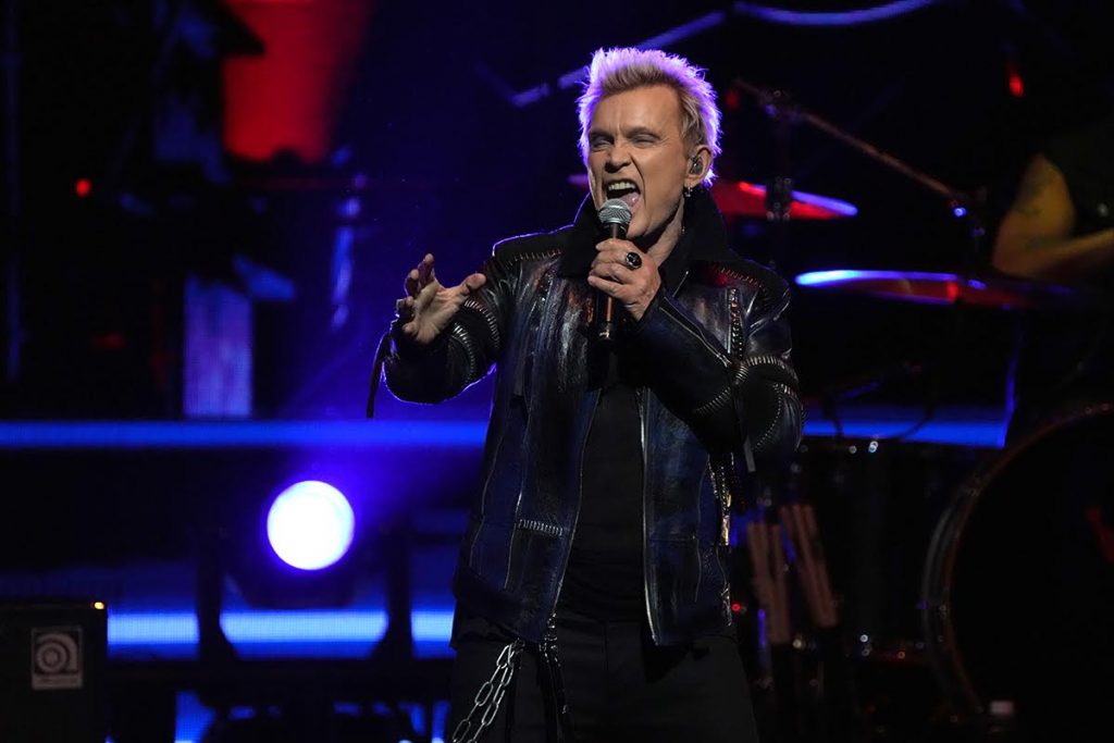 Rock & Roll Endures: Billy Idol’s Rebel Heart Still Beats Loud in Phoenix